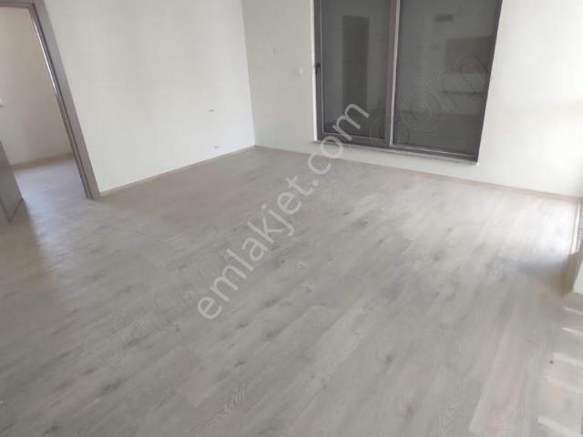 Nuray Ayhan'dan Yeniköy Merkezde Kiralık 1+1 Daire