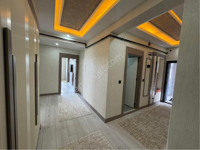Nurettin Emlaktan Satılık 4+1 Lüx Daire Yüksek Giriş Kat