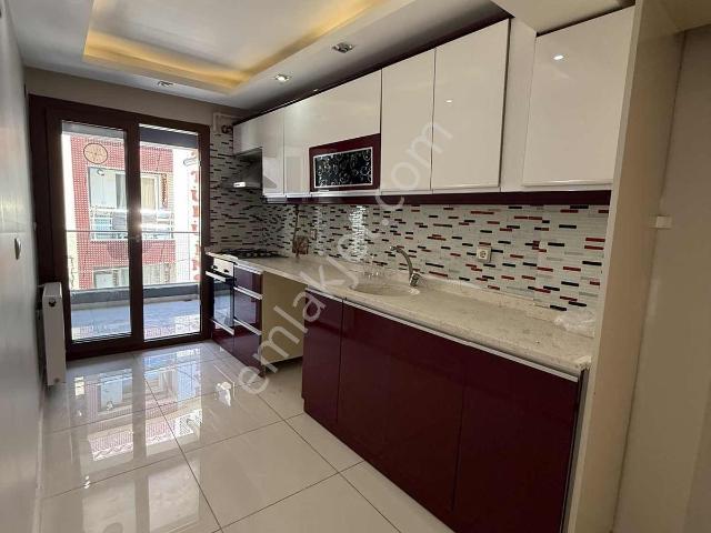 Nurfen'den Yeni Binada Arakat Asansörlü Ayrı Mutfaklı Kiralık