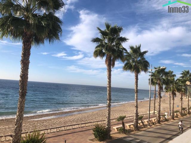 Nuria – Frente al Mar con Terraza y Vistas a Playa centro Villajoyosa. Alicante