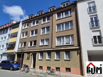 Nürnberg Altstadt 3 Zimmer Dachgeschoss grosszügig Kücheneinrichtung möglich Bad mit Fenster