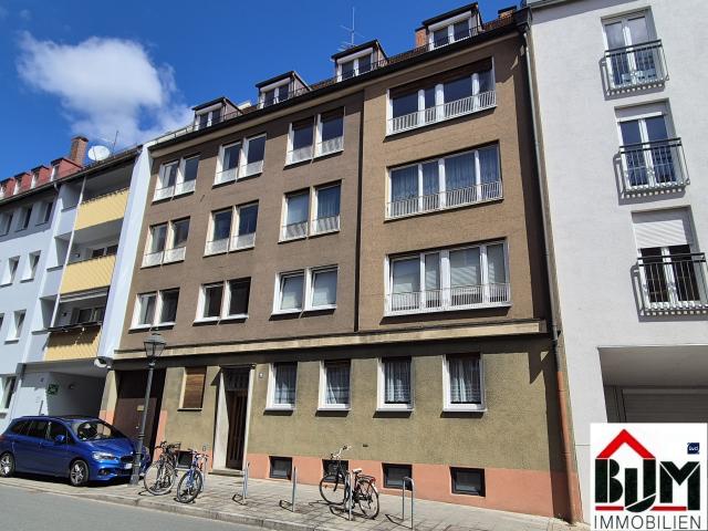 Nürnberg Altstadt 3 Zimmer Dachgeschoss grosszügig Kücheneinrichtung möglich Bad mit Fenster