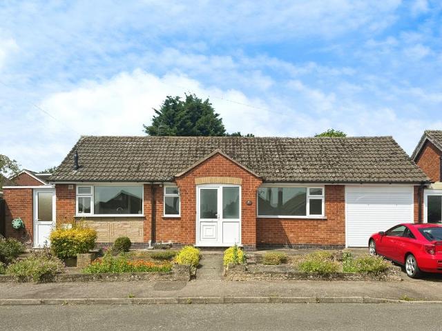 Nursery Close, Thurlaston 2 bed detached bungalow to rent £1,350 pcm £312 pw