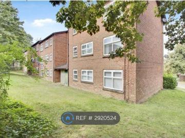 Nursery Hill, Welwyn Garden City AL7, 2 bed flat to rent, £1,350 pcm | PrimeLocation