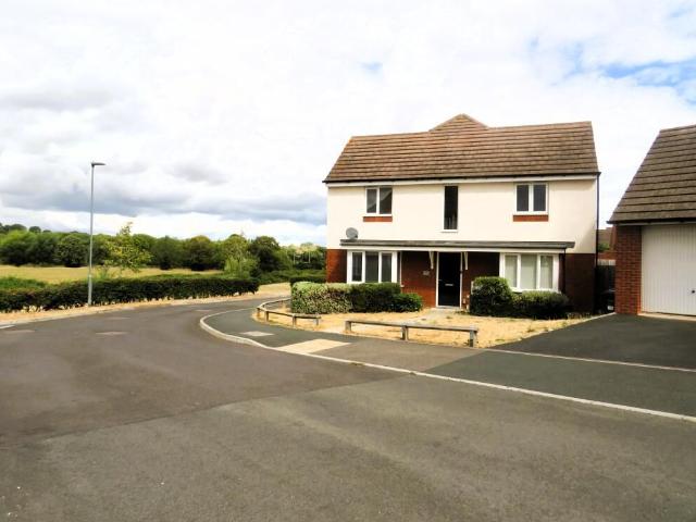 Nursery Road, Evesham WR11, 3 bed property to rent, £1,300 pcm | PrimeLocation