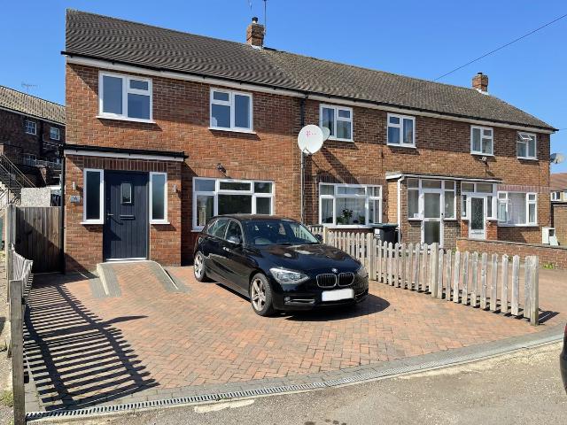 Nursery Road, Luton LU3, 2 bed end terrace house to rent, £1,450 pcm | PrimeLocation