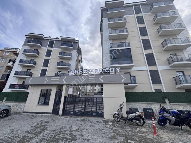 Nusratiye Mahallesi Havuzlu Site İçerisinde 1 + 1 60 M2 Daire