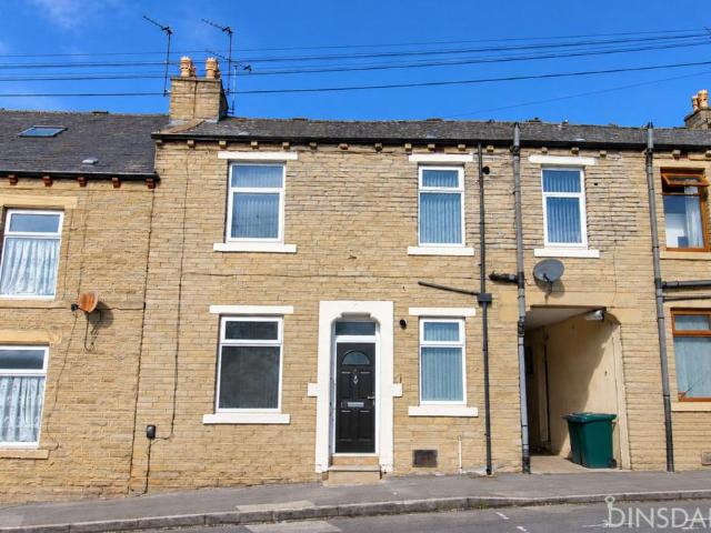 Nuttall Road, Barkerend, Bradford. 2 bed terraced house to rent £795 pcm £183 pw