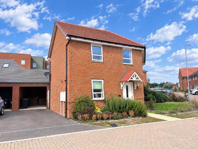 Nutwood Avenue, Sturry, Canterbury. 3 bed semi detached house to rent £1,650 pcm £381 pw