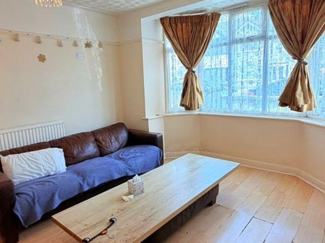 Nutfield Gardens, Ilford IG3, 2 bed flat to rent, £1,850 pcm | PrimeLocation