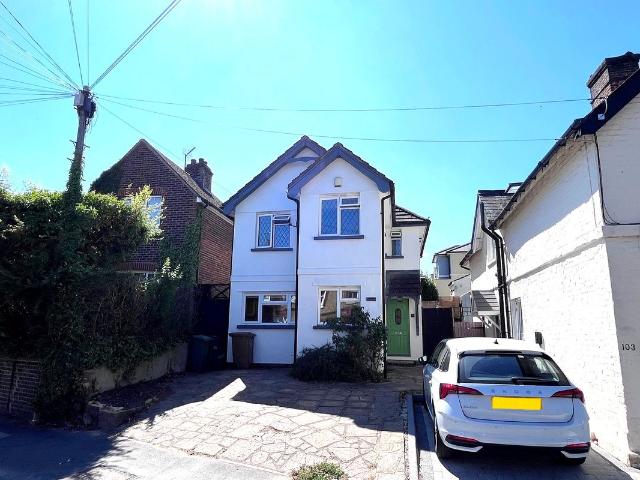 Nutley Lane, Reigate RH2, 2 bed detached house to rent, £2,250 pcm | PrimeLocation
