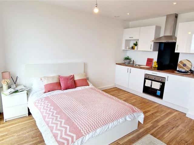 NV Building 2, 98 The Quays, Salford, M50 3BD, United Kingdom | Studio apartment for rent #140395979 | Rentberry