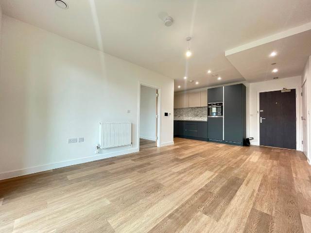 NW9, 2 bed flat to rent, £2,200 pcm | PrimeLocation