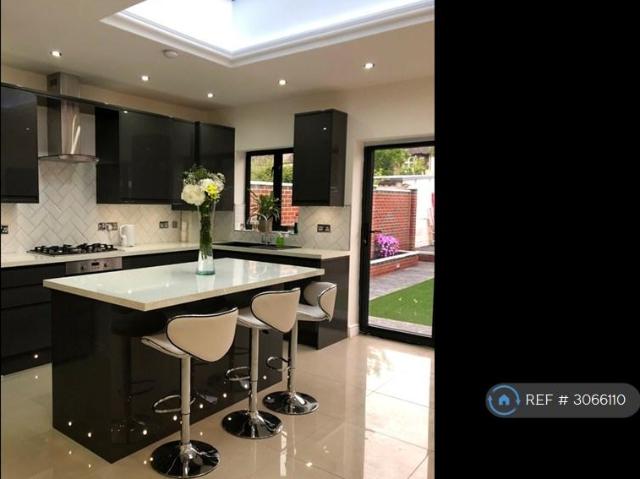Nyon Grove, London, SE6 4 bed terraced house to rent £3,500 pcm £808 pw