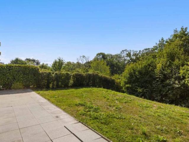 Nyon – Wunderschöne 167 m² grosse Maisonette Wohnung mit Privatgarten