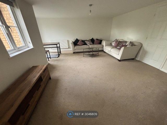 Nyall Court, Gidea Park RM2, 2 bed flat to rent, £1,800 pcm | PrimeLocation