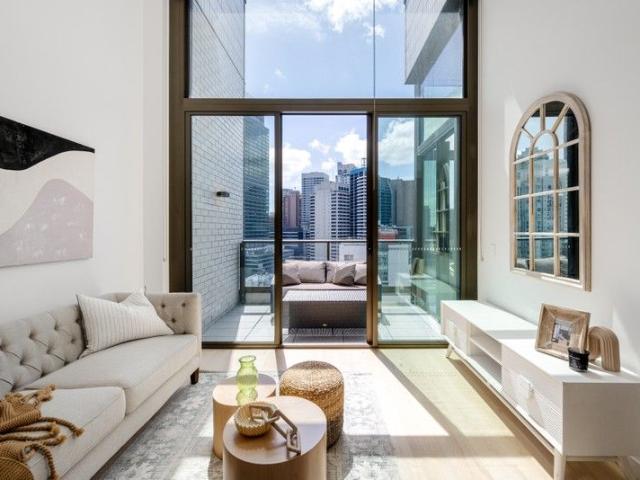Room sized STUDY | High Ceiling | City View