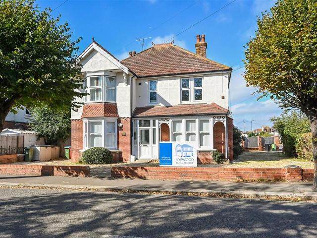 Nyewood Lane, Bognor Regis 2 bed apartment to rent £1,200 pcm £277 pw