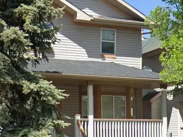 O3 Bedroom, 2.5 Bath House with shared Laundry available from July 1st — 3 Bedrooms Main Floor