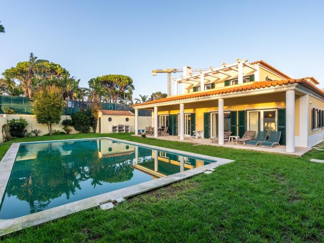 O Ápice do Prestígio Costeiro | Vila de luxo T6 com piscina e academia | Costa da Guia, Cascais