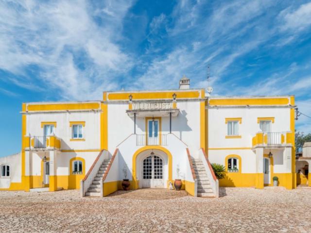 O 'Chalé' Casa centenária com Vinhas e Olival