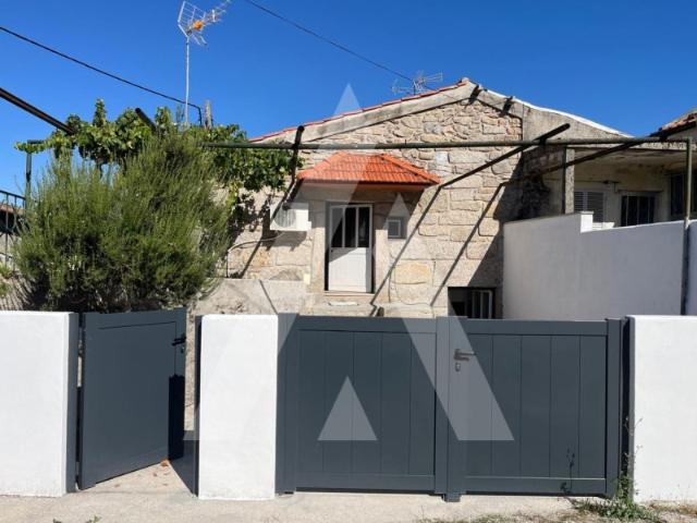 O charme da pedra, o conforto de uma casa renovada