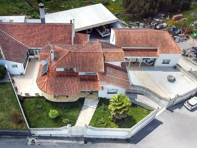 O equilíbrio perfeito entre a serenidade do campo e a conven. 250m² Olival e Gondemaria