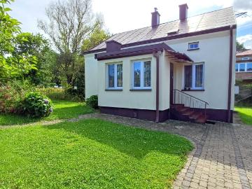 Urokliwy dom 90 m² z poddaszem i dużą działką