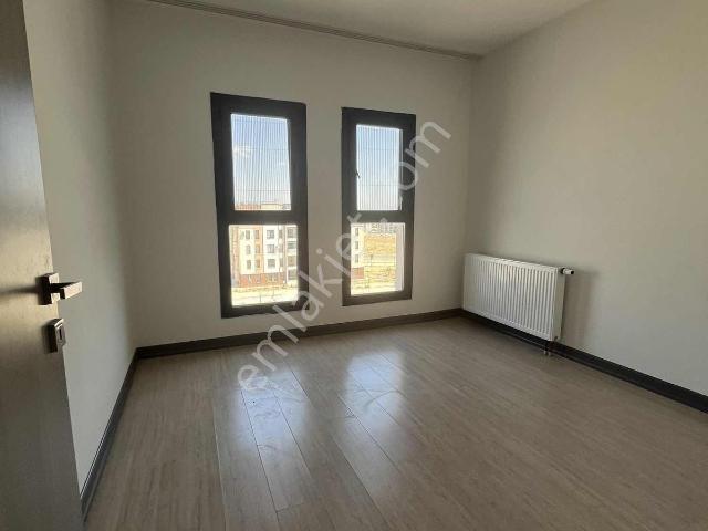 Oğlaklı Ana Cadde Üzeri Kiralık Daire