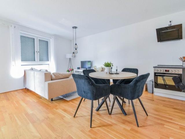 O Quartier. Hochwertige 2 Zimmer Wohnung mit Balkon in Solingen Ohligs