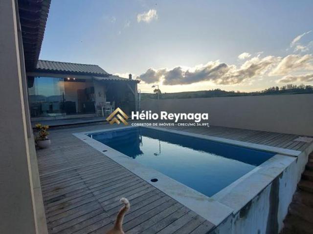 O Refúgio Perfeito: CASA Moderna com Toque Rústico e Vista para a Serra de São José!