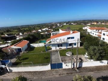 O Refúgio Perfeito no Ribatejo Moradia Moderna T4+1 com Piscina e Sustentabilidade em Ereira