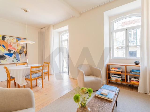 O Requinte do Estilo Escandinavo Encontra a Lisboa Intempora. 105m² Estrela
