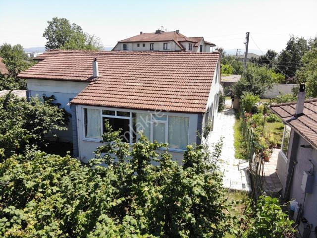 Öğretmen'den 768 M² Arsa İçerisinde Satılık Müstakil Ev