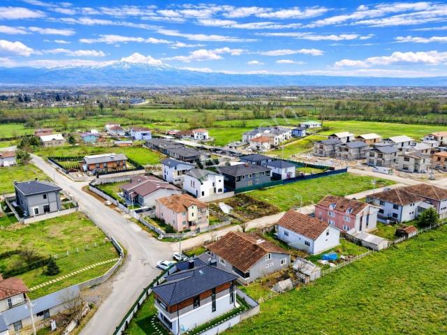 Öğretmen'den Kazukoğlu'nda Eşyalı Villa