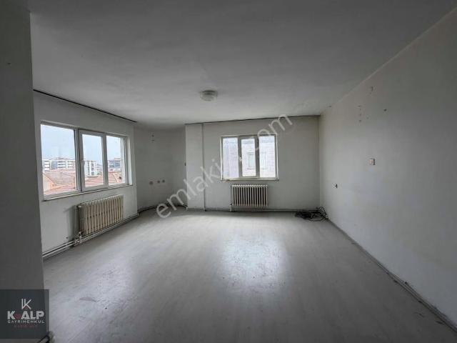 Öğretmenevi Yanında Kiralık 2+1 Daire.asansörlü Doğalgazlı