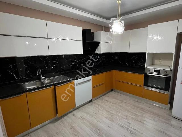 Öğretmenler Blv.yeşil Fırın Yanısatlık 3+1 İskanlı Site Ful Daie