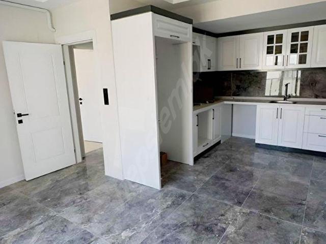 ÖĞRETMENLER EVINE YAKIN AÇIK MUTFAK 3 + 1 SATILIK DAİRE