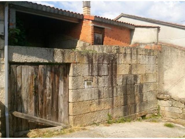 O REXURDIMENTO DE TABOADELA CASA SEMIREFORMADA