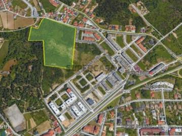 O Seu Próximo Grande Investimento Começa Aqui! Terreno Urbano Premium no Coração de Santa Maria da Feira