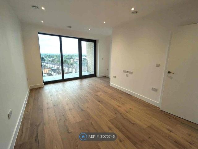O T O Tower, Ilford IG3, 2 bed flat to rent, £1,950 pcm | PrimeLocation
