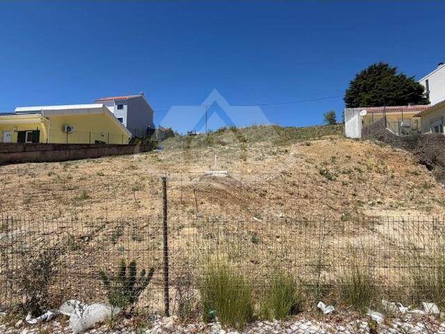 Terreno urbano com 338m2 em Vialonga