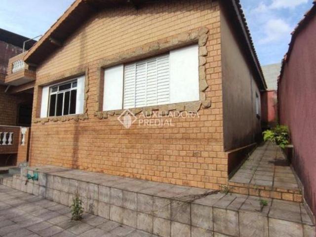 o terreno lá é 16x3? São duas casas no terreno de 4 cômodos grandes mais banheiro, uma casa e mai