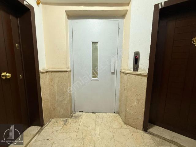 Oğuz Gezer Gayrimenkul'den Merkezi Konumda Kiralık 3+1 Daire