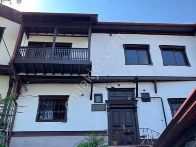 Oğuz Gezer'den Konakta Bayan İçin 1+1 Eşyalı Kiralık Daire