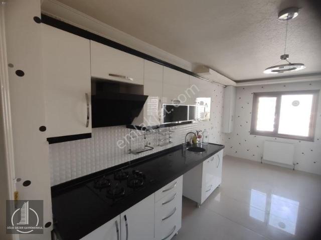 Oğuz Gezer'den Site Konforunda 2+1 Kiralık Daire