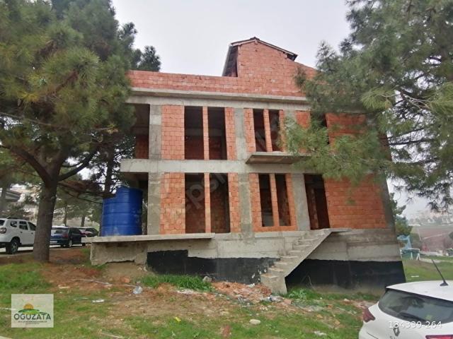 OĞUZATA' dan NKÜ KAMPÜSÜ VE ORMAN YANI KÖŞE BAŞI TRİPLEX VİLLA