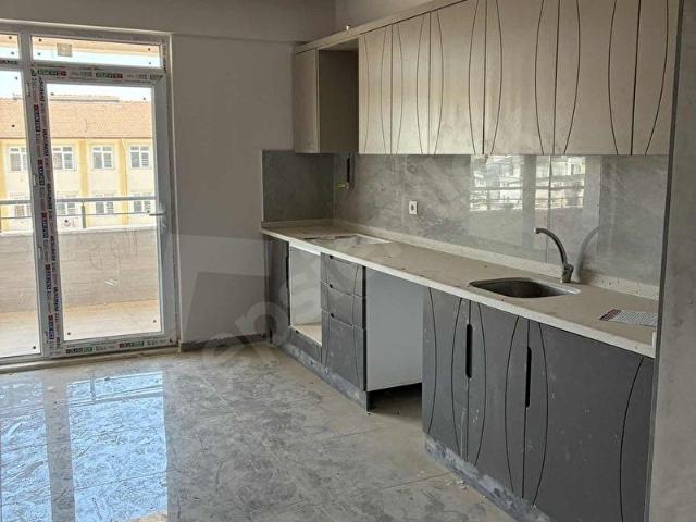 Oğuzeli Anadolu Lisesi karşısı 115 m2 2+1 daire