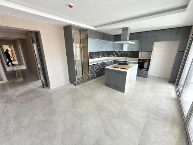 Oğulbey'den 4+1 Teras Balkon Ada Mutfak Yerden Isıtma Ebeveyn B