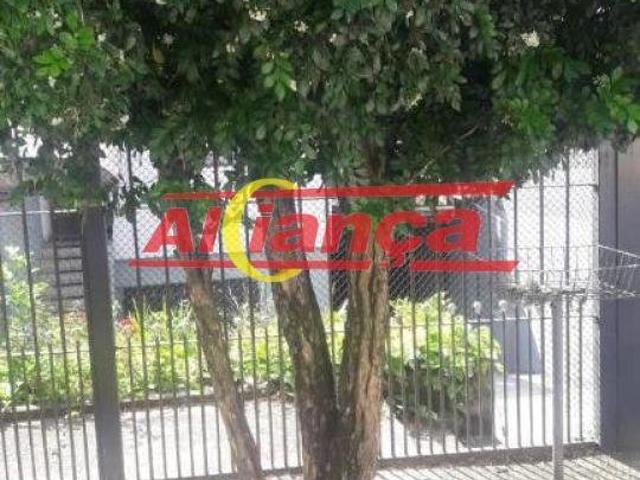 ão 2 Sobrados no Terreno. Sobrado 1 com 3 dormitórios sendo: Pavimento Superior 2 dorms, cozinh
